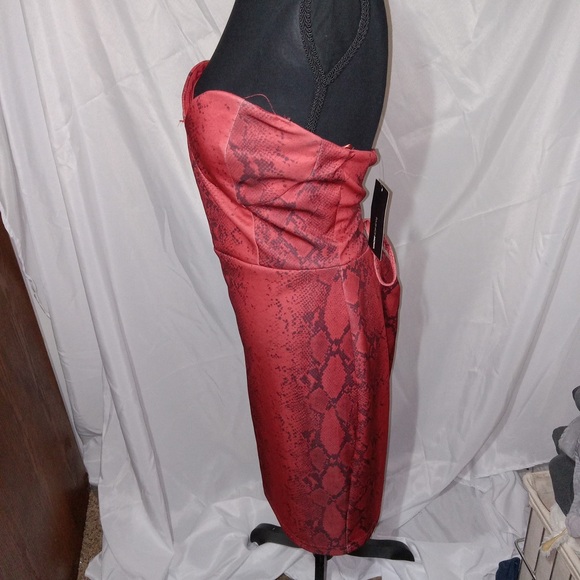 Fashion Nova Sassy Serpertine Snake Mini Dress Bergundy Size XL - Picture 10 of 14